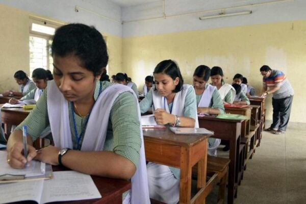 ബോര്ഡ് പരീക്ഷകള് വര്ഷത്തില് രണ്ടു തവണ; പാഠ്യ പദ്ധതിയിൽ മാറ്റങ്ങള് വരുത്തി കേന്ദ്രം