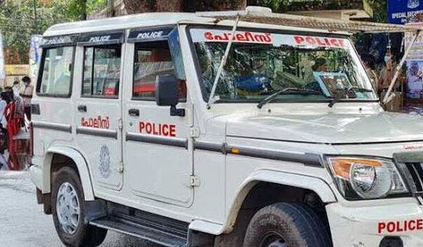 ലിഫ്റ്റ് ചോദിച്ച് കയറിയത് തേടി നടന്ന എസ്ഐയുടെ സ്കൂട്ടറിൽ: പീഡനക്കേസ് പ്രതി പിടിയിൽ