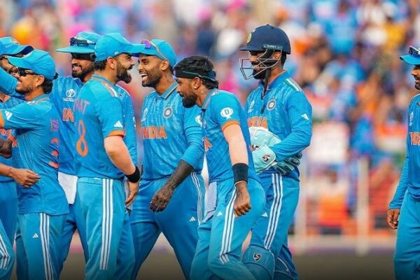 പാകിസ്ഥാനെതിരെ ഇന്ത്യയ്ക്ക് വമ്പൻ ജയം; രോഹിത്തിന് അർധ സെഞ്ച്വറി, പാകിസ്ഥാനെതിരായ എട്ടാം ഏകദിന ലോകകപ്പിലും വിജയം ഇന്ത്യയ്ക്കൊപ്പം