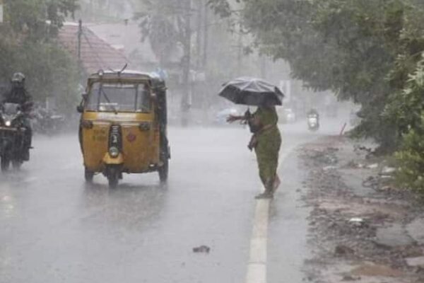 ചക്രവാതച്ചുഴി, സംസ്ഥാനത്ത് കനത്ത മഴ; വെള്ളക്കെട്ട്; ഇന്ന് ഒമ്പതു ജില്ലകളില് യെല്ലോ അലര്ട്ട്