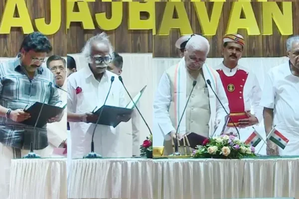രാമചന്ദ്രന് കടന്നപ്പള്ളിയും കെ.ബി.ഗണേഷ് കുമാറും മന്ത്രിമാരായി സത്യപ്രതിജ്ഞ ചെയ്തു