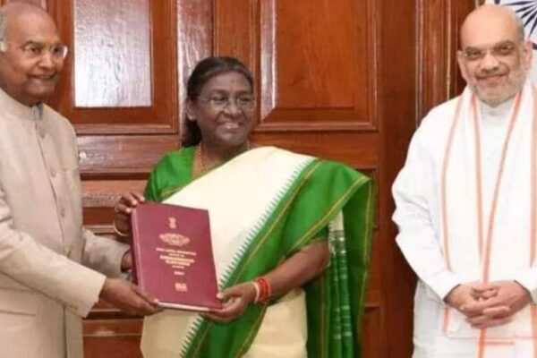 ഒരു രാജ്യം ഒരു തെരഞ്ഞെടുപ്പ് ; ഉന്നത തലസമിതി റിപ്പോർട്ട് രാഷ്ട്രപതിക്ക് കൈമാറി.