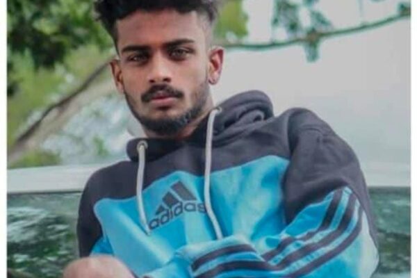 ബൈക്ക് നിയന്ത്രണം വിട്ട് റോഡിൽ തെറിച്ചുവീണു; 22 വയസുകാരന് ദാരുണാന്ത്യം