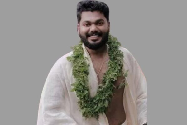 രാഹുലിനെ രാജ്യം വിടാന് സഹായിച്ചു, പൊലീസ് ഉദ്യോഗസ്ഥനെ സസ്പെന്ഡ് ചെയ്തു
