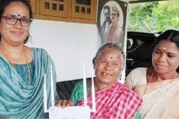 അട്ടപ്പാടിയിൽ കെ – ഫോൺ; ആദ്യ കണക്ഷൻ ഗായിക നഞ്ചിയമ്മയ്ക്ക്