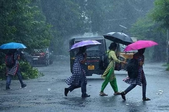 മഴ കനക്കും, അതും ഇടിമിന്നലിനൊപ്പം; ഇന്ന് എട്ടു ജില്ലകളിൽ യെല്ലോ അലേർട്ട്, മുന്നറിയിപ്പിലെ മാറ്റങ്ങൾ അറിയാം