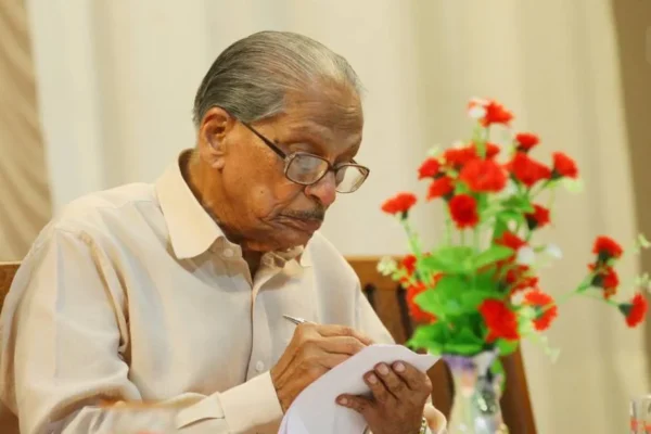 പ്രശസ്ത എഴുത്തുകാരന് പ്രൊഫസർ ഓംചേരി എൻഎൻ പിള്ള അന്തരിച്ചു