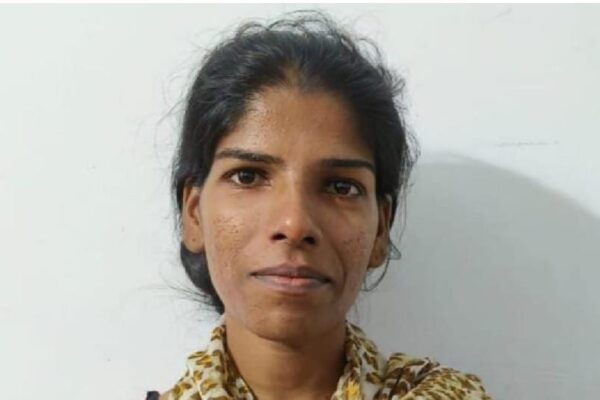 അമ്മയെ ഉപദ്രവിച്ചയാളുടെ വാഹനം കത്തിച്ച കേസിൽ യുവതി അറസ്റ്റിൽ