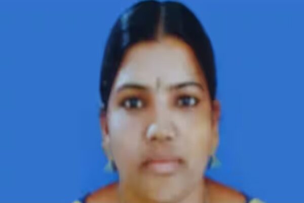 കൊല്ലത്ത് കുടിവെള്ളം ശേഖരിക്കാൻ പോയ യുവതി വള്ളം മറിഞ്ഞ് മരിച്ചു
