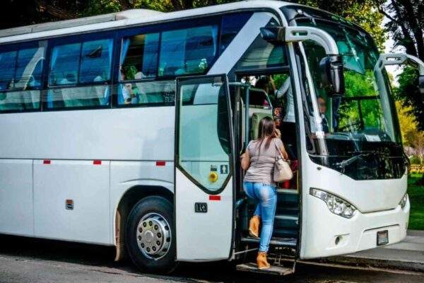 ടൂറിസ്റ്റ് ബസുകളിൽ രൂപമാറ്റം വരുത്തിയാൽ ‘കീശ കീറും’; കർശന നടപടി വേണമെന്ന് ഹൈക്കോടതി