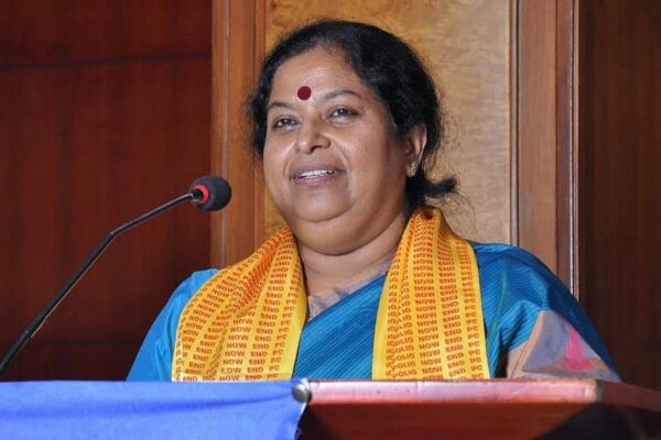 പകുതി വിലയ്ക്ക് സ്കൂട്ടര്: തട്ടിപ്പില് കോണ്ഗ്രസ് നേതാവ് ലാലി വിന്സന്റും പ്രതി, കണ്ണൂരില് മാത്രം 2000 പരാതികള്