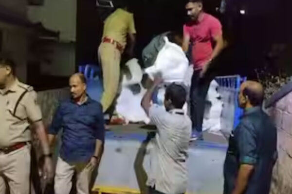 കഴക്കൂട്ടത്ത് വൻ ലഹരിവേട്ട. പിടിച്ചെടുത്തത് 2000 കിലോയോളം പുകയില ഉല്പന്നങ്ങളും ലഹരി മിഠായികളും