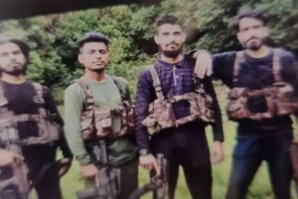 പഹല്ഗാമില് ആക്രമണം നടത്തിയ ഭീകരവാദികളില് ഒരാള് പാക് സൈന്യത്തിലെ കമാൻഡോയെന്ന് വിവരം ; ഇന്ത്യയെ ആക്രമിക്കാൻ ലക്ഷ്കറിൽ ചേർന്നു