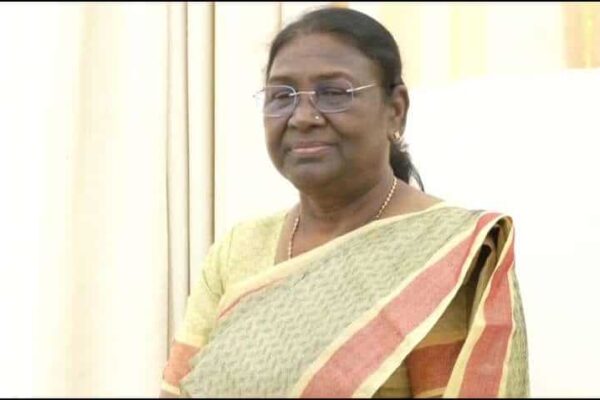 രാഷ്ട്രപതി ആദ്യമായി ശബരിമലദർശനം നടത്തും ഈ മാസം 19 ന് ദർശനം നടത്തുമെന്നു അറിയിപ്പ് നൽകി