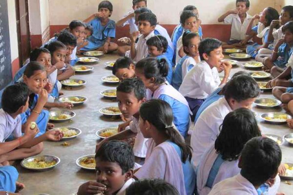 ആരോഗ്യകരമായ ഭക്ഷണശീലം വിദ്യാർത്ഥികൾക്കിടയിൽ വളർത്തിയെടുക്കാൻ ഇനി മുതൽ സ്കൂളുകളിൽ ഹെൽത്തി മീൽസ്