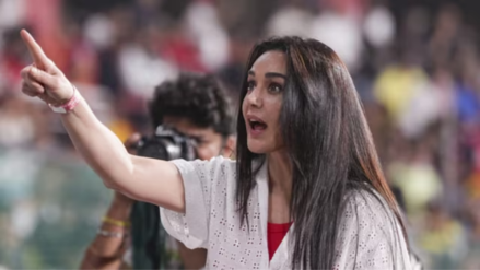 പഞ്ചാബ് കിങ്സ് ടീം ഉടമകൾ തമ്മിൽ അടി; പ്രീതി സിന്റ കോടതിയിൽ