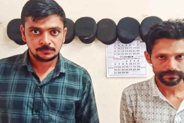 വീട്ടിൽ സൂക്ഷിച്ച 446 ലിറ്റർ സ്പിരിറ്റുമായി രണ്ടുപേർ പിടിയിൽ.