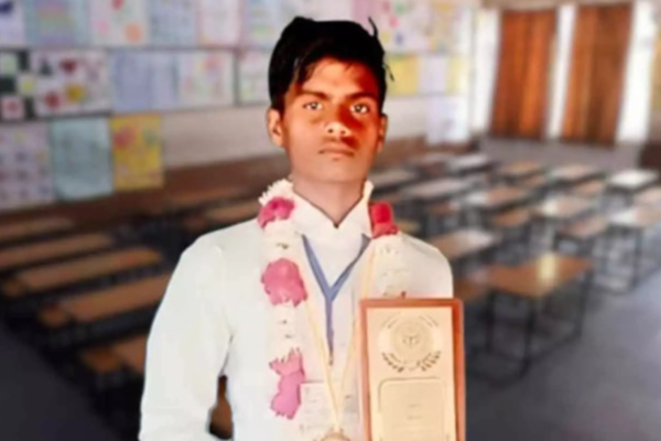 ഇന്ത്യൻ സ്വാതന്ത്ര്യത്തിന് ശേഷം പത്താം ക്ലാസ് ബോർഡ് പരീക്ഷ പാസായ ആദ്യത്തെ ഗ്രാമീണനായി ഉത്തർപ്രദേശിലെ ബരബാൻങ്കി ഗ്രാമാവാസിയായ പതിനഞ്ചു വയസുകാരൻ