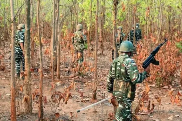 ഛത്തീസ്ഗഡിലെ നാരായൺപൂർ ജില്ലയിൽ സുരക്ഷാ സേനയുമായുണ്ടായ ഏറ്റുമുട്ടലിൽ 26 മാവോയിസ്റ്റുകൾ കൊല്ലപ്പെട്ടു