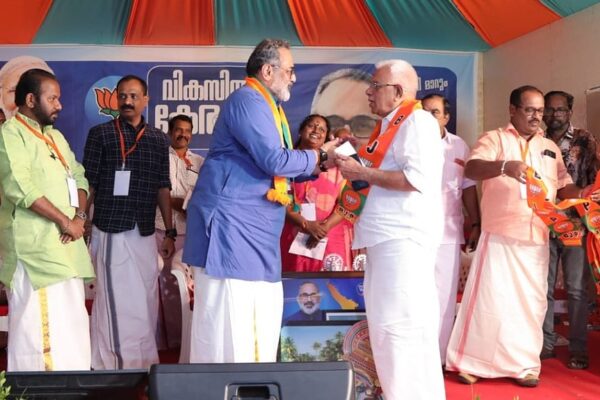 ഉമ്മന്ചാണ്ടിയുടെ പ്രൈവറ്റ് സെക്രട്ടറിയായിരുന്ന എന് ബി രാജഗോപാല് ബിജെപിയില് ചേര്ന്നു