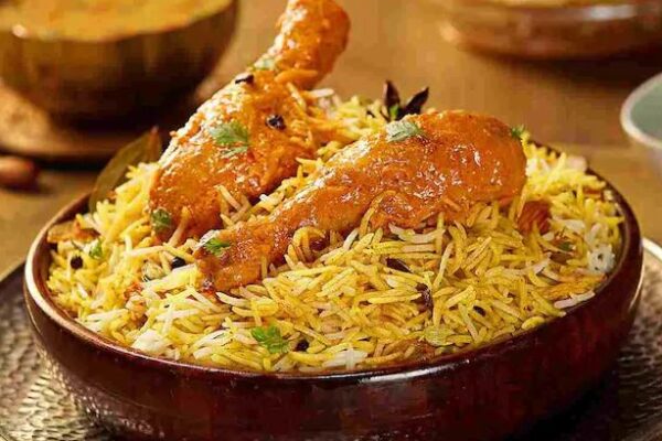 ബിരിയാണി ചലഞ്ചിനിടെ ഭക്ഷ്യവിഷബാധ; അൻപതോളം പേർ ചികിത്സയിൽ