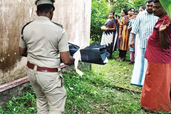 പ്രസവിച്ച ശേഷം കുഞ്ഞിനെ പുറത്തേക്കു വലിച്ചെറിഞ്ഞു; കുഞ്ഞ് മരിച്ച സംഭവത്തിൽ അമ്മക്കെതിരെ കൊലക്കുറ്റത്തിന് കേസ്
