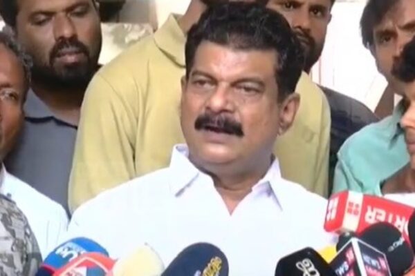 പിവി അന്വറിന് സ്വതന്ത്രനായി മത്സരിക്കാം; തൃണമൂല് സ്ഥാനാര്ഥിയായുള്ള പത്രിക തള്ളി